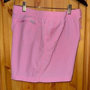 Columbia 5” PFG court shorts XL-pink-side pockets, zippered back pocket.